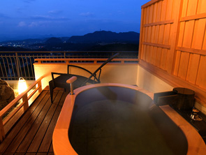 A Room with an Open-air Bath
